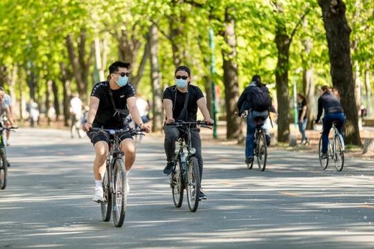 Waspada, Bersepeda Sambil Kenakan Masker Bisa Berujung Maut