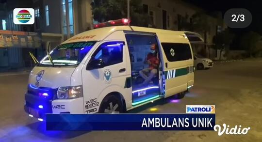 Aneh dan Unik Mobil Ambulans Mbois Mirip Bar, Jauh Dari Kesan Horor! Mau Coba Naik?