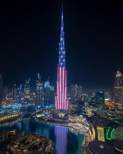 Burj Khalifa Lights Up To Celebrate Us Independence Day Kaskus