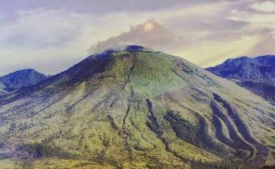 Misteri Pendaki Hilang Di Gunung Guntur, Ditemukan Telanjang.