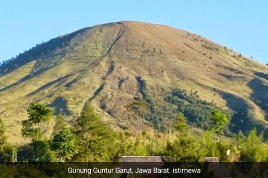 Misteri Pendaki Hilang Di Gunung Guntur, Ditemukan Telanjang.
