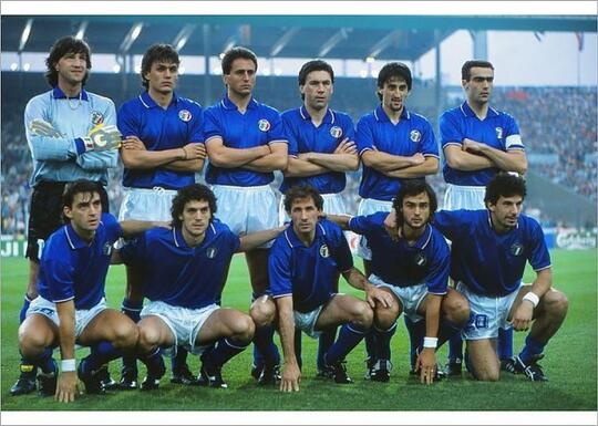 Gokilnya Jadi Fans Italia, Pecinta Giannini Ini Berharap Sepakbola Kita Terus Maju!
