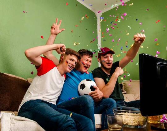 Nostalgia, Sensasi Nobar Bola Bareng Temen!