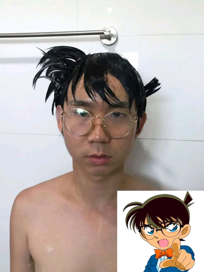 Ada-ada Aja! Cowok Satu Ini Mandi Sambil Nge-Cosplay