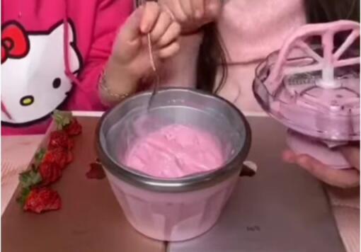 Niat Hati Review Mesin Es Krim Mini di Kamar, Netizen+62 Julid Pada Talenan Sultan!