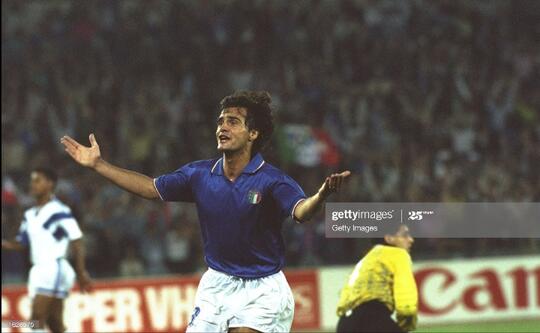 Gokilnya Jadi Fans Italia, Pecinta Giannini Ini Berharap Sepakbola Kita Terus Maju!
