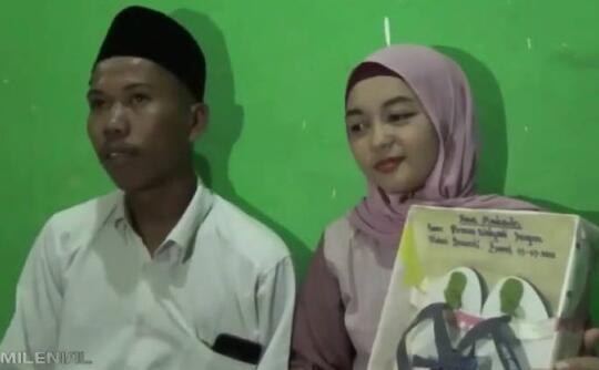 Jiaahh Ketahuan! Pengantin yang Nikah Mahar Sandal Jepit & Air Putih Ternyata Gimmick