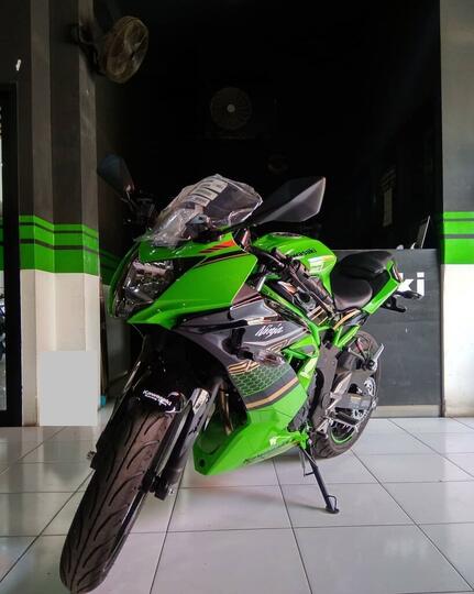 Showroom Dealer Resmi Cash Kredit Motor Kawasaki Melayani Jabodetabekser Ready Stock