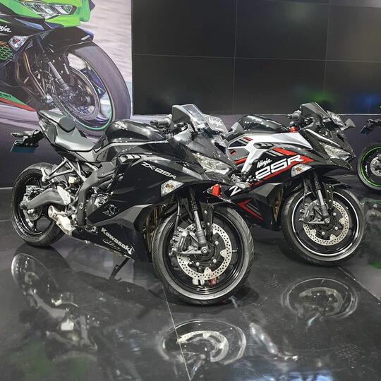 Showroom Dealer Resmi Cash Kredit Motor Kawasaki Melayani Jabodetabekser Ready Stock