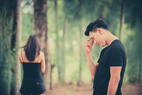 6 Tips Sembuhkan Luka Hati Akibat Cinta Bertepuk Sebelah Tangan, Kamu Kudu Coba!