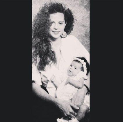 Ultah Ke 28 Tengok Yuk Deretan Potret Masa Kecil Selena Gomez Yang Bikin Gemas Kaskus