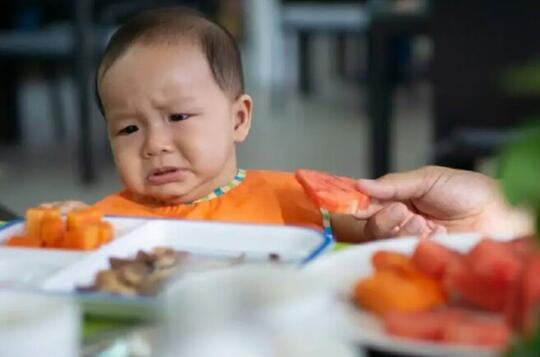 Panduan Mama Muda Saat Bayi Rewel Dimalam Hari, Salah Satunya Saat Bayi Sakit