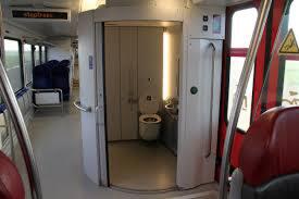 Kotoran Manusia Dari Toilet Kereta Dibuang Kemana?