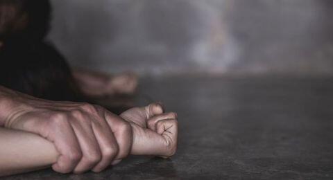 Beri Uang Jajan Rp50 Ribu, Ayah Perkosa 2 Putrinya di Kamar Masing-masing