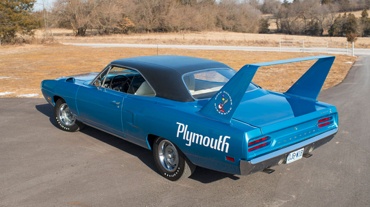 Plymouth Superbird: Mobil Legendaris Nascar, Wujud Asli 'The King' Dari Film Cars