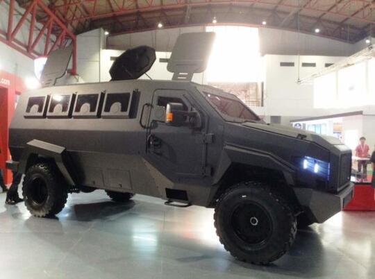 Ketika Mobil Ford F 550 Dirubah Menjadi Kendaraan Militer, Seperti Inilah Hasilnya