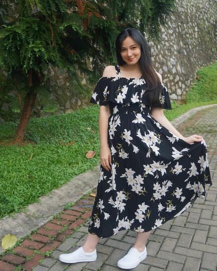 Pindah agama ke Kristiani, sederet artis ini merasa lebih damai