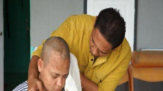 Ternyata Masih Ada Para Suami Berhati Malaikat Di Dunia, Nomor 5 Paling Menginspirasi