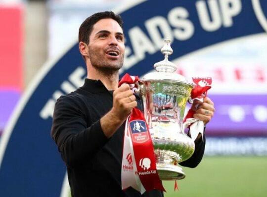 Saat Mikel Arteta Bahagia, Frank Lampard (masih) Memble di Wembley