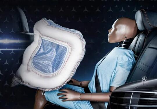Inovasi Fitur Keamanan Terbaru, Penumpang Mobil di Belakang Akan Dapat Airbag