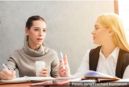 5 Ciri Kamu Gak Terlalu Peduli dengan Teman Dekatmu | Kamu pilih yang mana?