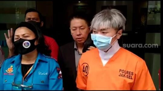 Roy Kiyoshi Sering Didatangi Bayangan Hitam dan Mengajaknya Menyakiti Diri