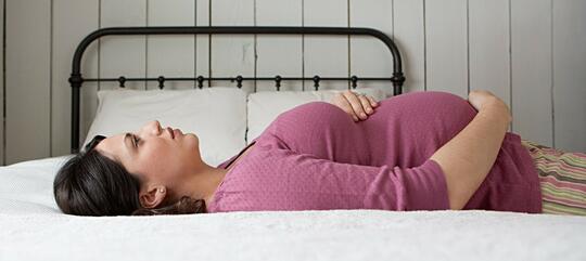Ibu Hamil Tak Usah Pusing Karena Insomnia, Lakukan Saja Hal-hal Ini!