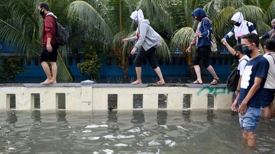Anies: Setop Pengadaan Sirine Peringatan Banjir