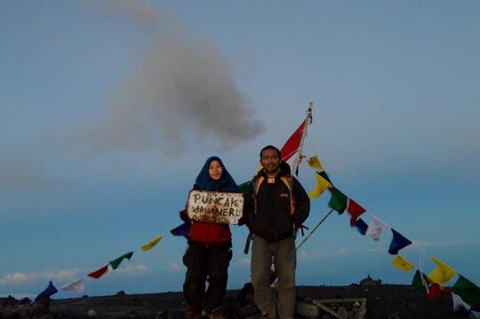 Puncak Abadi Para Dewa - Suka Duka Perjalanan #Mahameru 2017