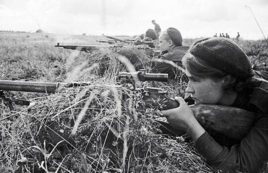 Foto Sniper 'Wanita' Paling Mematikan Dari Soviet Yang Bikin Musuh Kocar-Kacir !