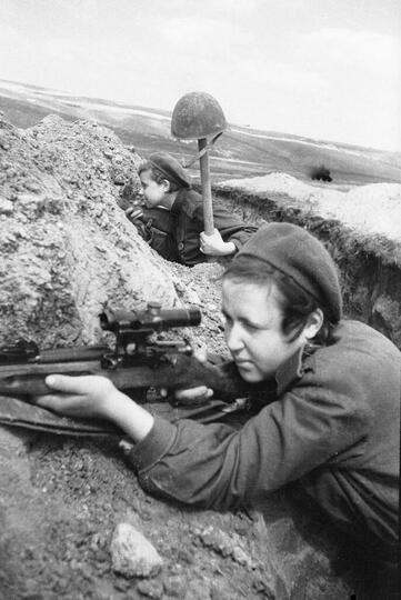 Foto Sniper 'Wanita' Paling Mematikan Dari Soviet Yang Bikin Musuh Kocar-Kacir !