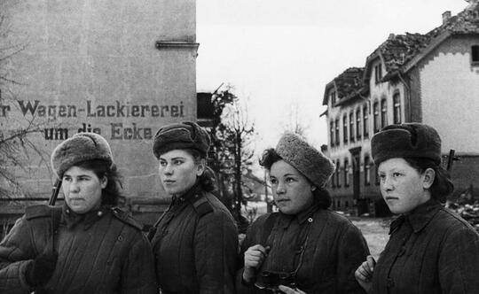 Foto Sniper 'Wanita' Paling Mematikan Dari Soviet Yang Bikin Musuh Kocar-Kacir !