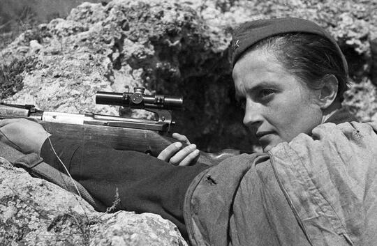 Foto Sniper 'Wanita' Paling Mematikan Dari Soviet Yang Bikin Musuh Kocar-Kacir !