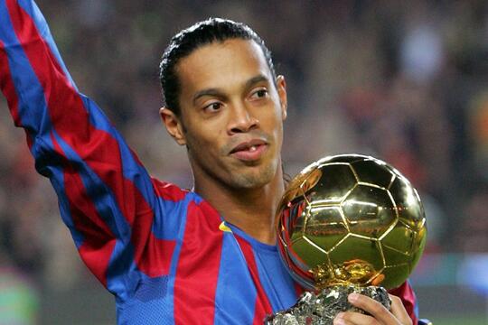 Akhirnya Ronaldinho Keluar Penjara, Tapi Berulah Lagi Bikin Party Bareng Model