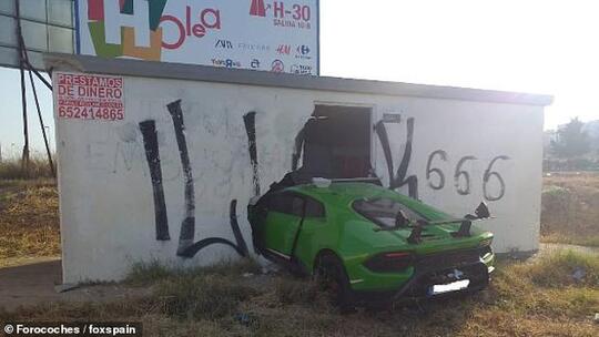 Jangan Pinjemin Barang Mewah ke Teman, Biar Nasibnya Gak Kayak Lamborghini Ini!