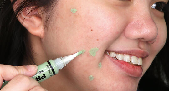 Cara Memilih Concealer Biar Makeup Terlihat Lebih Flawless