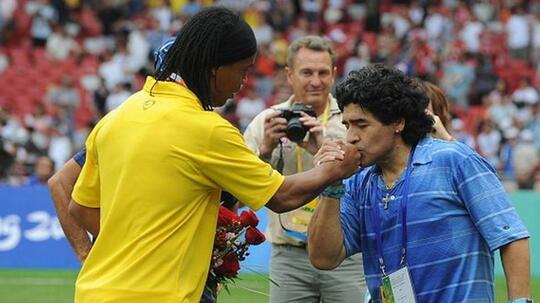 Ronaldinho : Kemerosotan Bintang Brasil Dari Kejayaan Barcelona Ke Penjara Paraguay