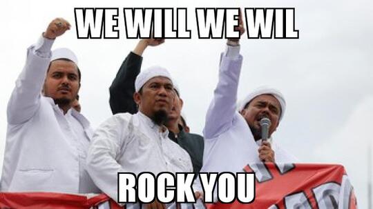 Ada Target di Balik Maraknya Spanduk Habib Rizieq, Tetapi Berat
