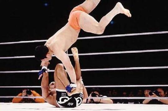 Jurus-Jurus Unik Kazushi Sakuraba "The Gracie Hunter" (part-2)