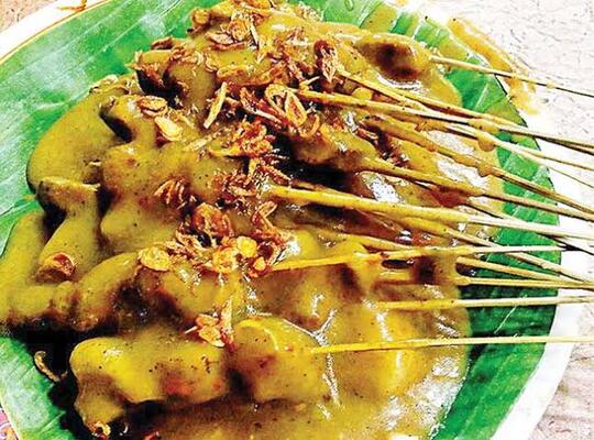 Pilih Sate Padang Atau Sate Madura?