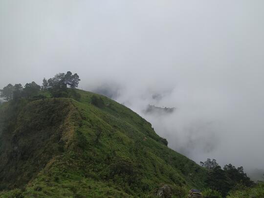 KALAH TENAR di MEDSOS daripada Gunung Prau ! CATPER Gunung Pakuwaja via Parikresit
