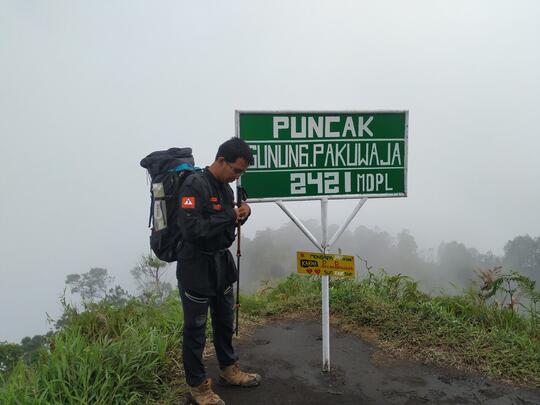 KALAH TENAR di MEDSOS daripada Gunung Prau ! CATPER Gunung Pakuwaja via Parikresit
