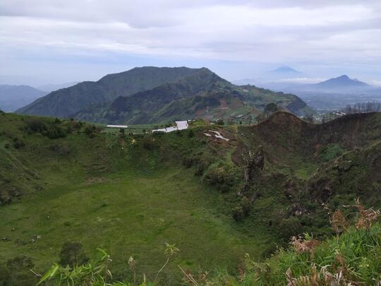 KALAH TENAR di MEDSOS daripada Gunung Prau ! CATPER Gunung Pakuwaja via Parikresit