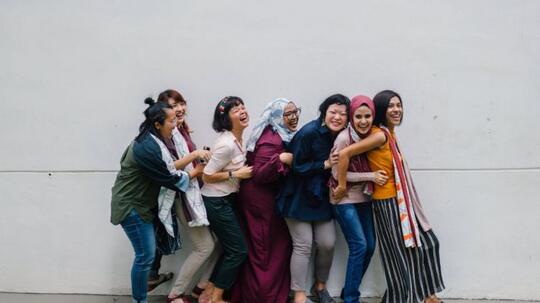 Lima Kejadian di Circle Pertemanan yang Bikin Nyesek. Pernah Ngalamin?