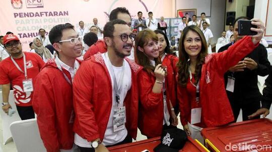 Giring Ganesha Umumkan Siap Maju Pilpres 2024