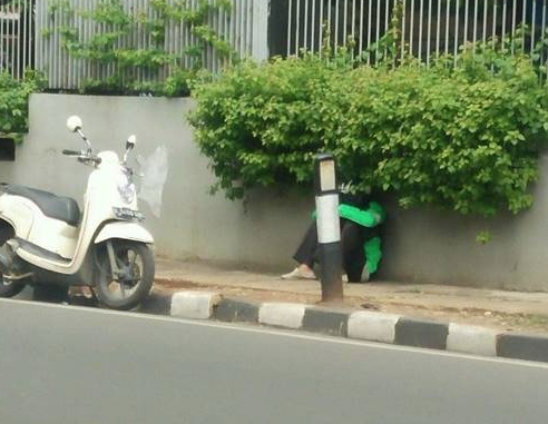 Driver Ojol Bawa Anak Kerja, Ditinggal Istri Nikah, Rumah Jadi Jaminan Bank