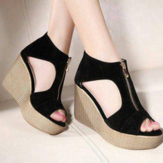Deretan Sepatu dan Sandal Wanita Berbagai Model, Adakah Pilihanmu?