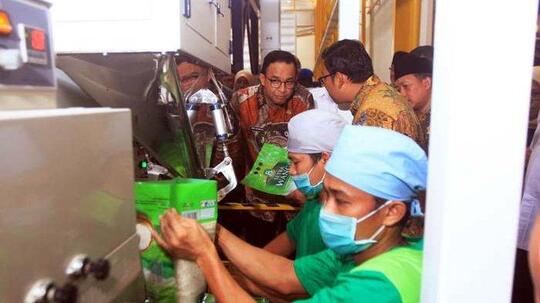 Dibina Anies, PT Food Station Borong 4 Penghargaan TOP BUMD 2020