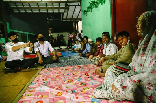 Giring Blusukan ke Fasilitas WiFi Gratis, Bukti Peduli atau Gimana Nih?