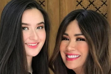 7 Artis Ini Bak Kakak Adik Dengan Putrinya, Nomor 1 Seperti Kembaran